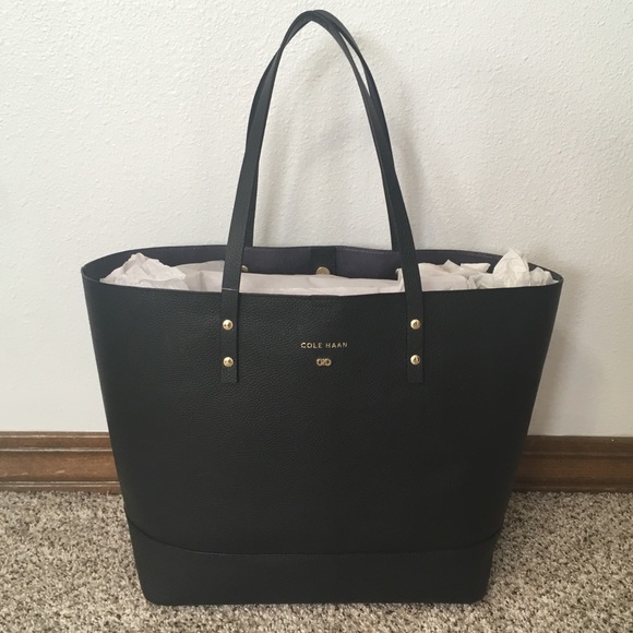 Cole Haan Handbags - 🎉HP🎉Cole Haan Tote